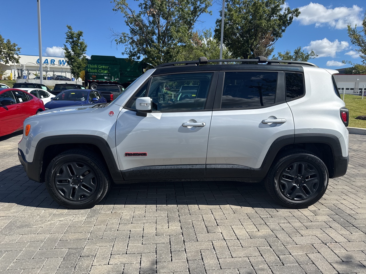 2018 Jeep Renegade Trailhawk photo 2