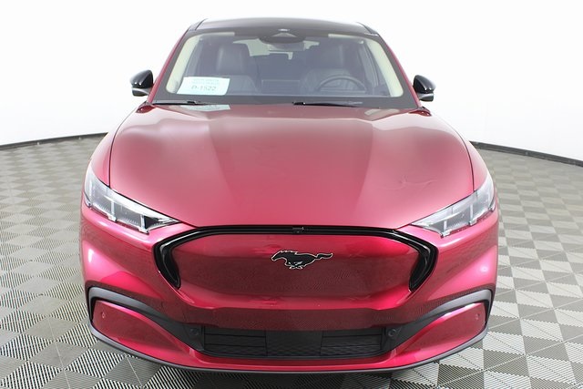 2025 Ford Mustang Mach-E Premium photo 2