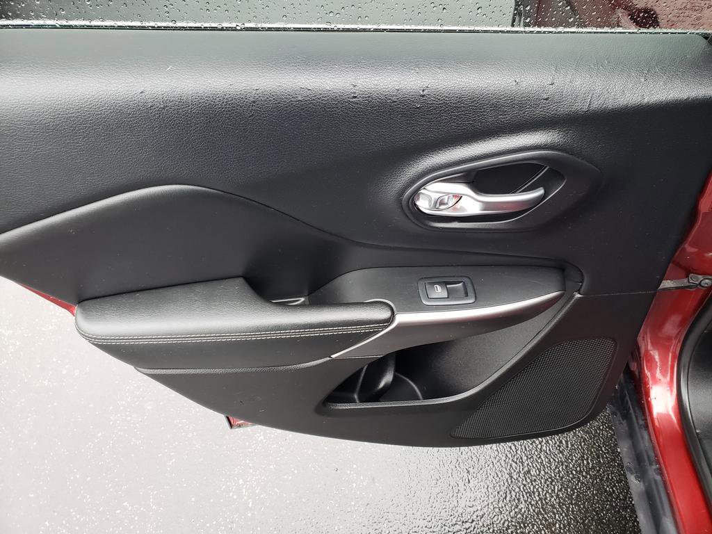 2019 Jeep Cherokee Limited photo 12