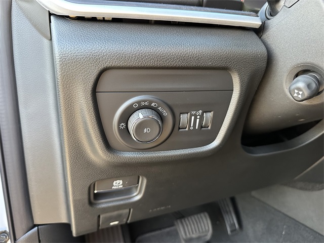 2025 Jeep Grand Cherokee Limited photo 37