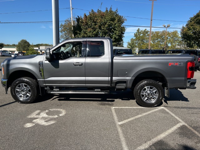 2023 Ford F-350 Lariat photo 4