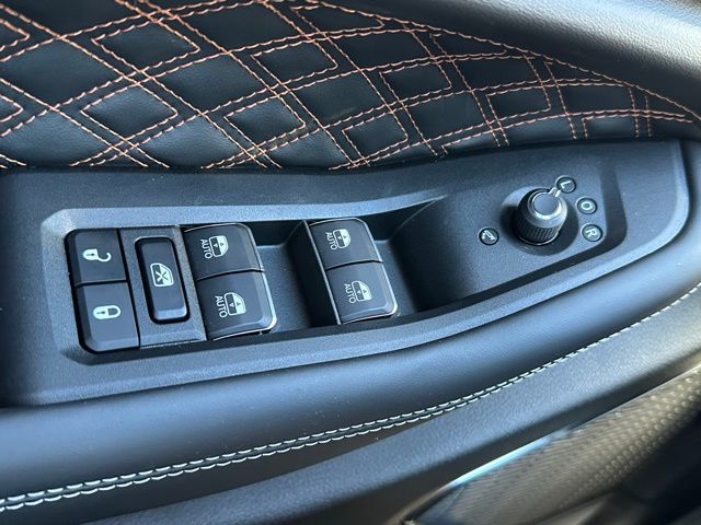 2025 Jeep Grand Cherokee Summit photo 16