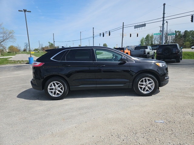 2024 Ford Edge SEL photo 3