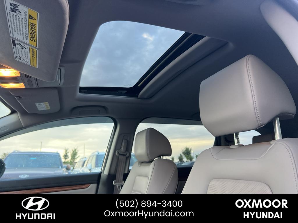 2018 Honda CR-V Touring photo 5