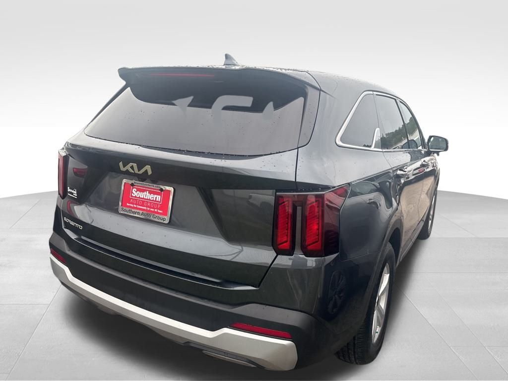 2025 Kia Sorento LX photo 13