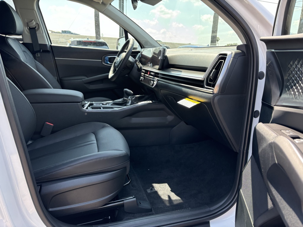 2025 Kia Sorento S photo 19