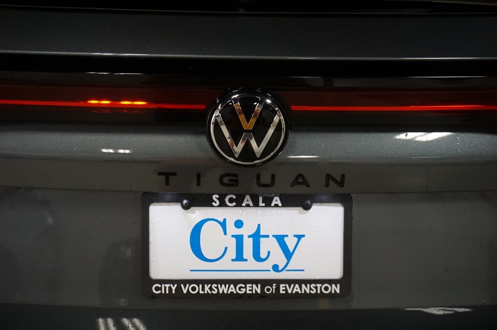 2025 Volkswagen Tiguan SE R-Line Black photo 30
