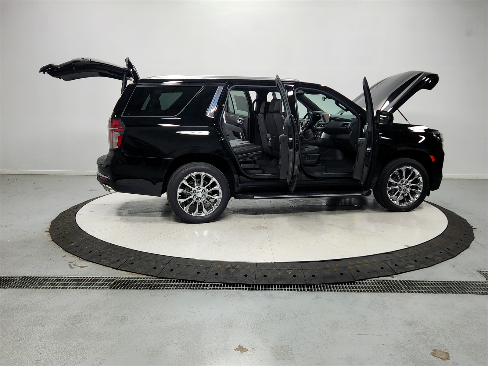 2022 Chevrolet Tahoe LT photo 11