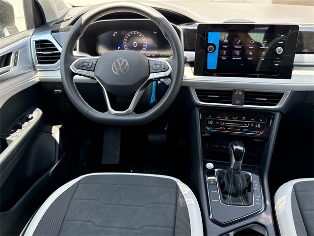 2025 Volkswagen Taos SE photo 20