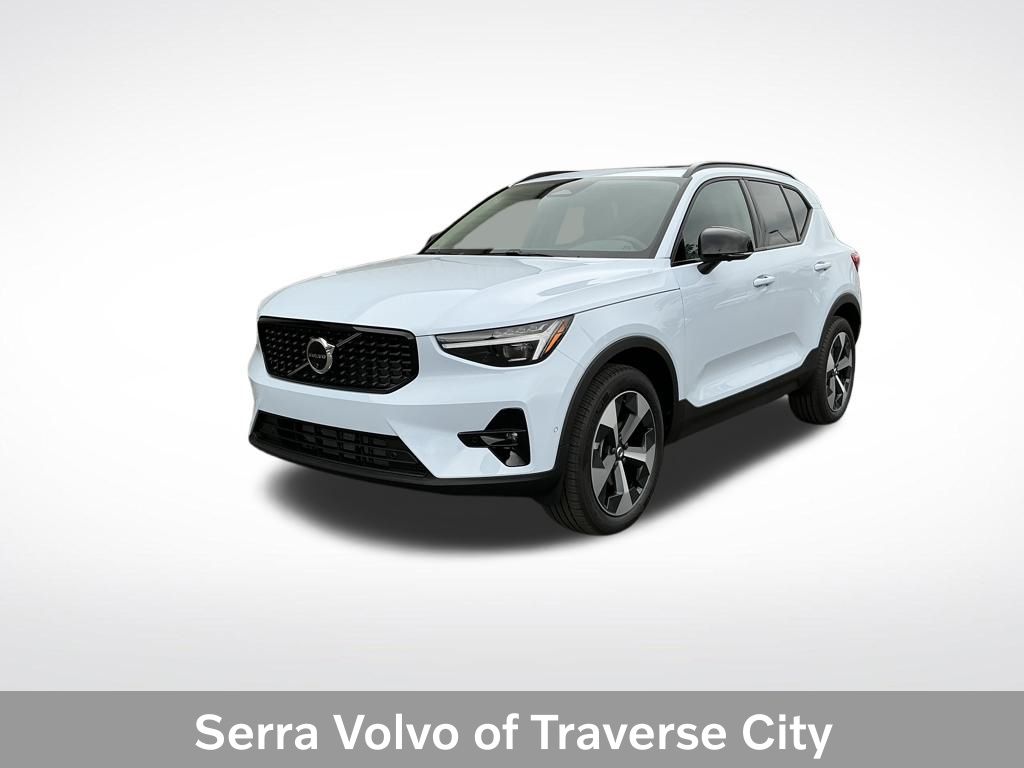 2026 Volvo XC40 Plus's photo