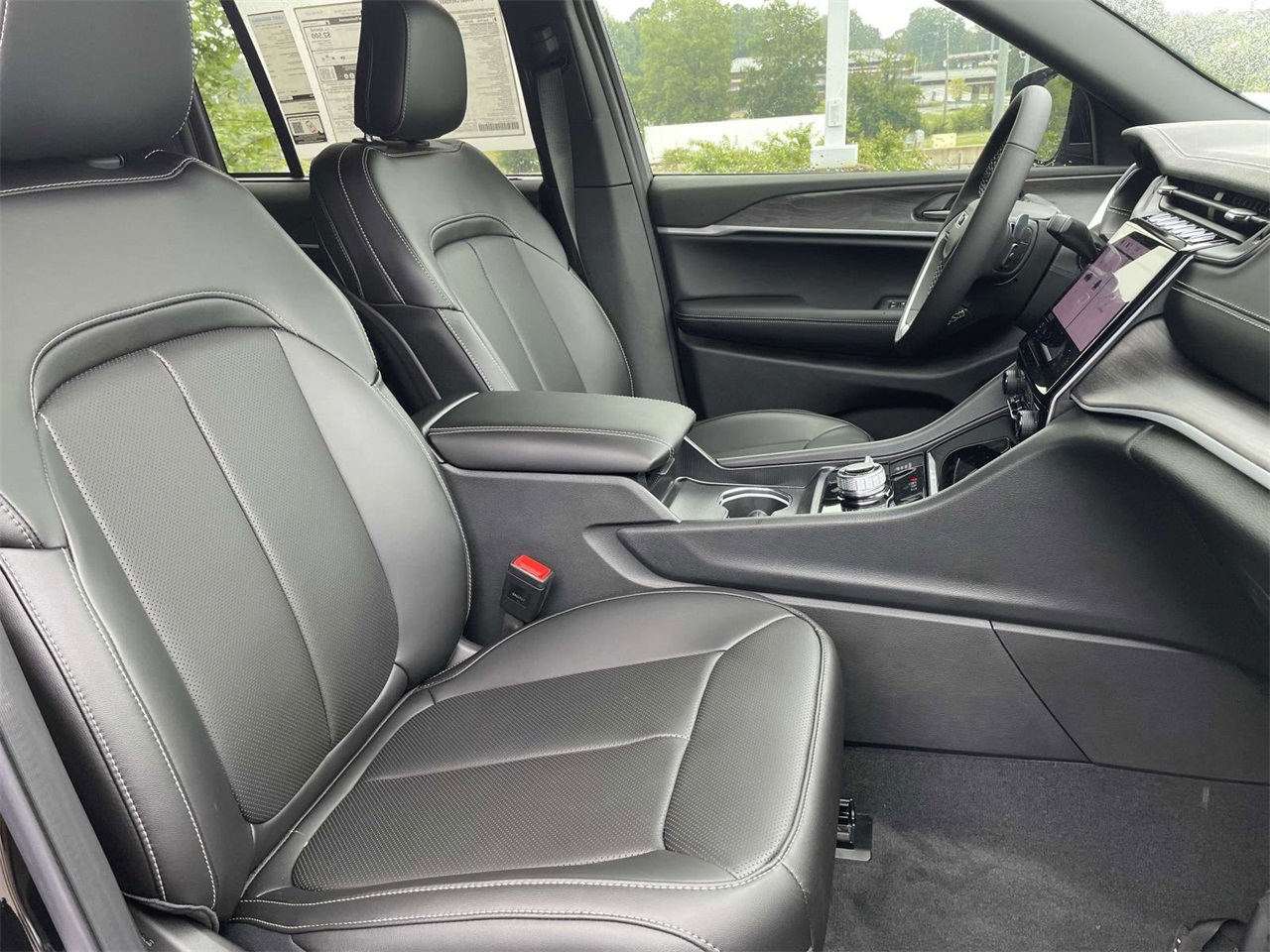 2025 Jeep Grand Cherokee Limited photo 16