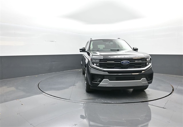 2025 Ford Expedition Platinum MAX photo 2