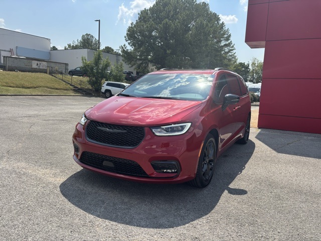 2026 Chrysler Pacifica Limited photo 2