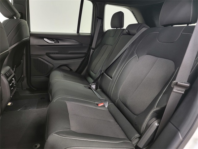 2025 Jeep Grand Cherokee Laredo X photo 14