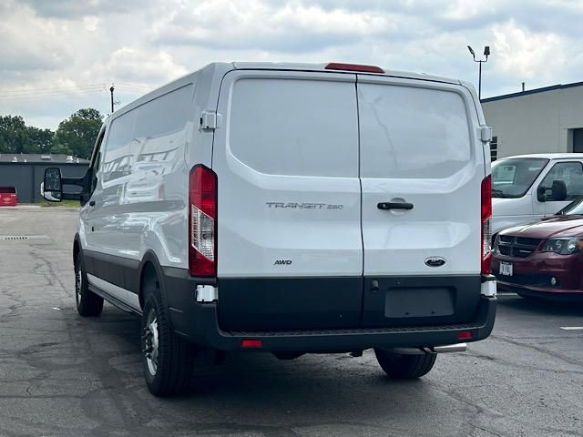 2025 Ford Transit photo 6