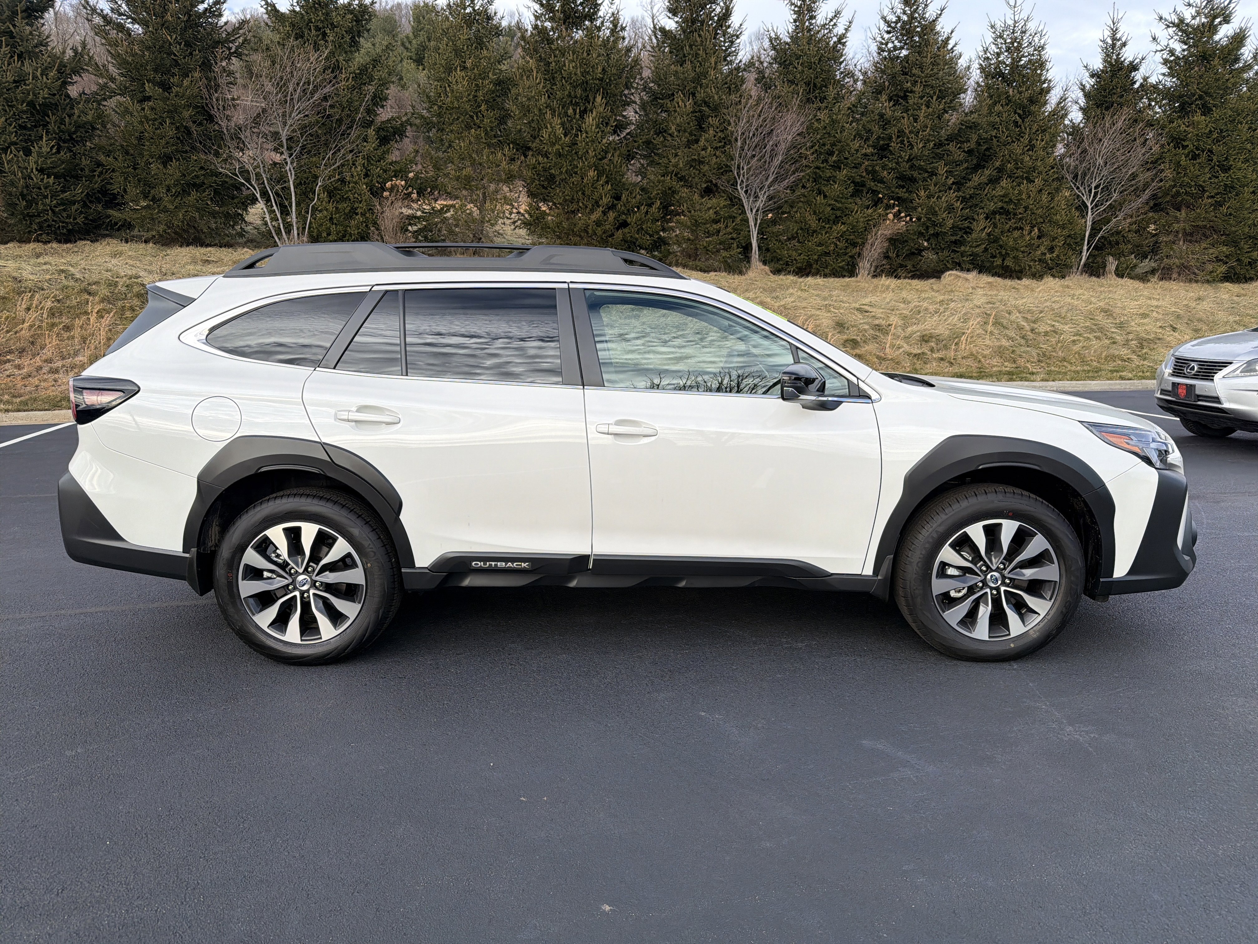 2025 Subaru Outback Limited's photo