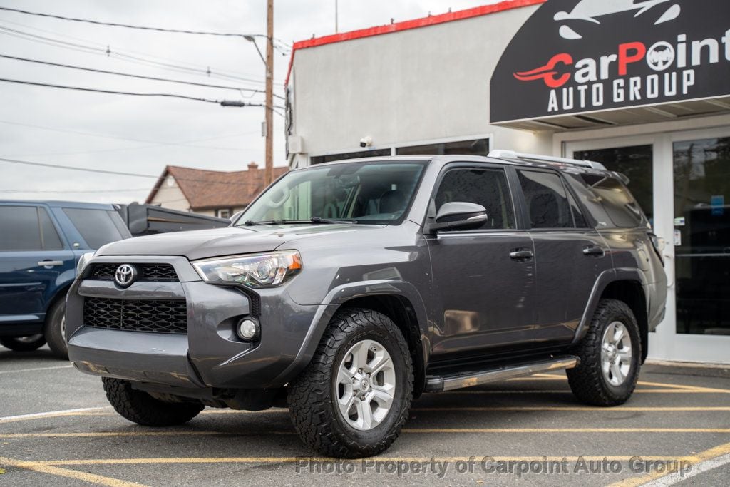 2015 Toyota 4Runner SR5's photo