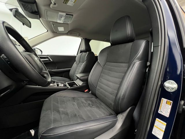 2024 Mitsubishi Outlander SE photo 23