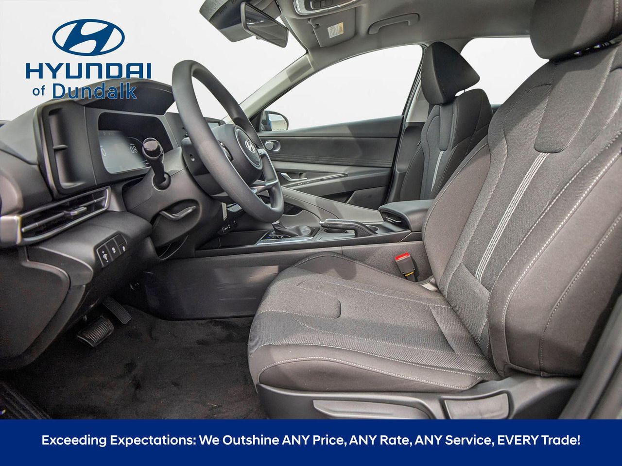 2025 Hyundai Elantra SE photo 9