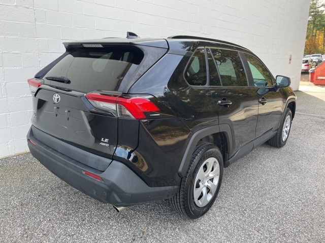 2019 Toyota RAV4 LE photo 4