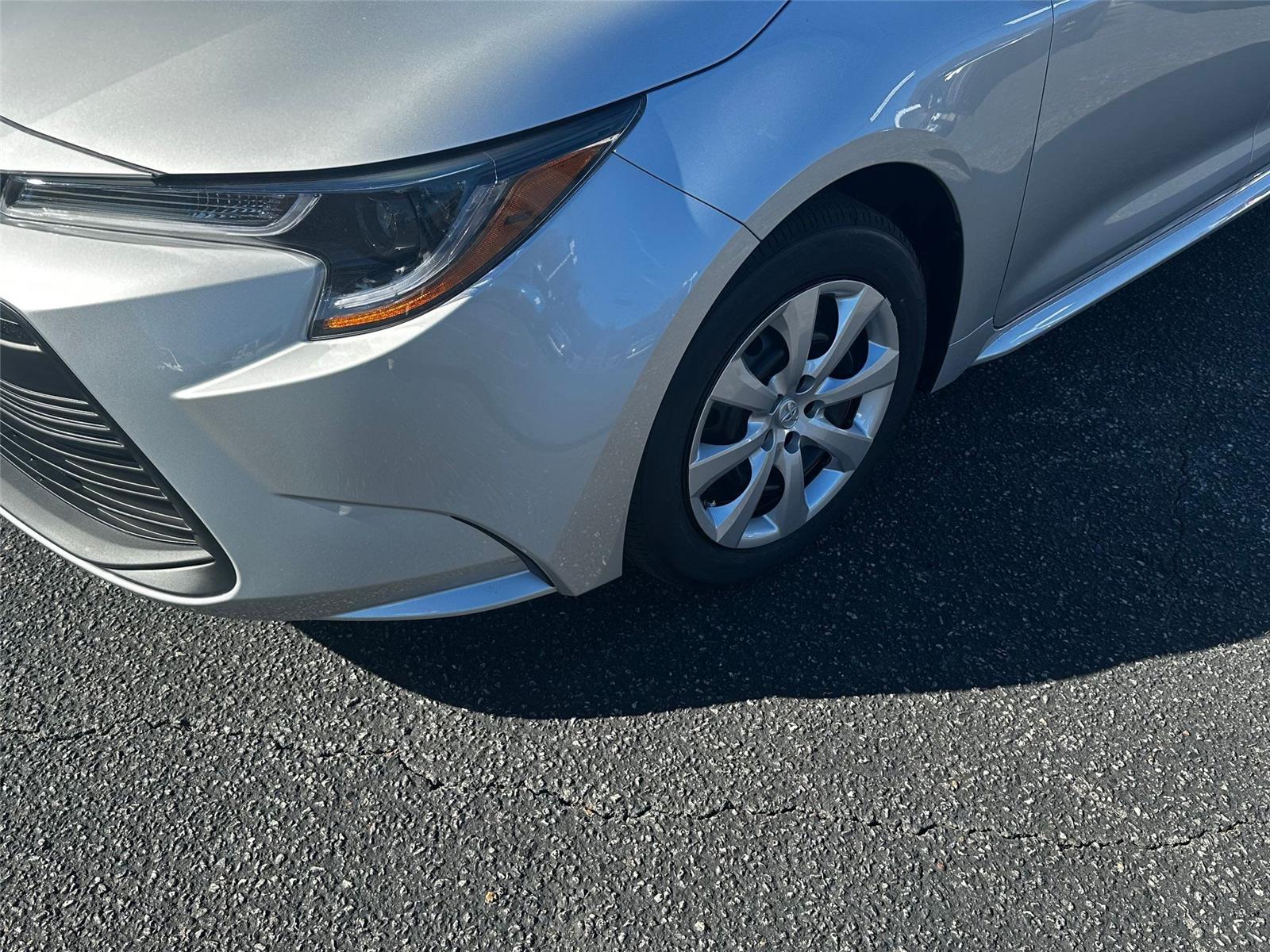 2025 Toyota Corolla LE photo 9
