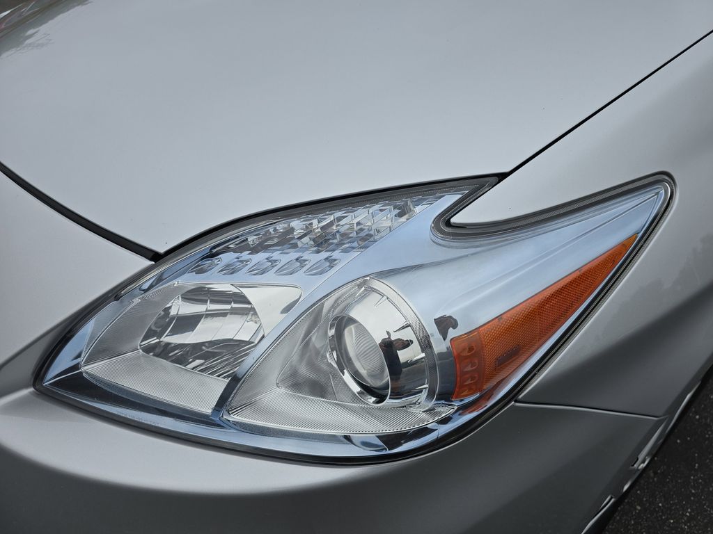 2010 Toyota Prius Two photo 25