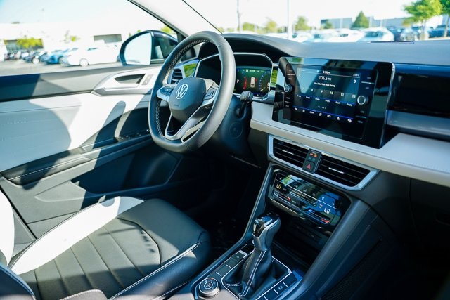 2025 Volkswagen Taos SEL photo 36