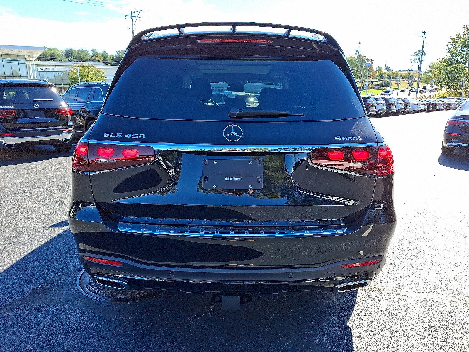 2026 Mercedes Benz GLS 450 4MATIC photo 3