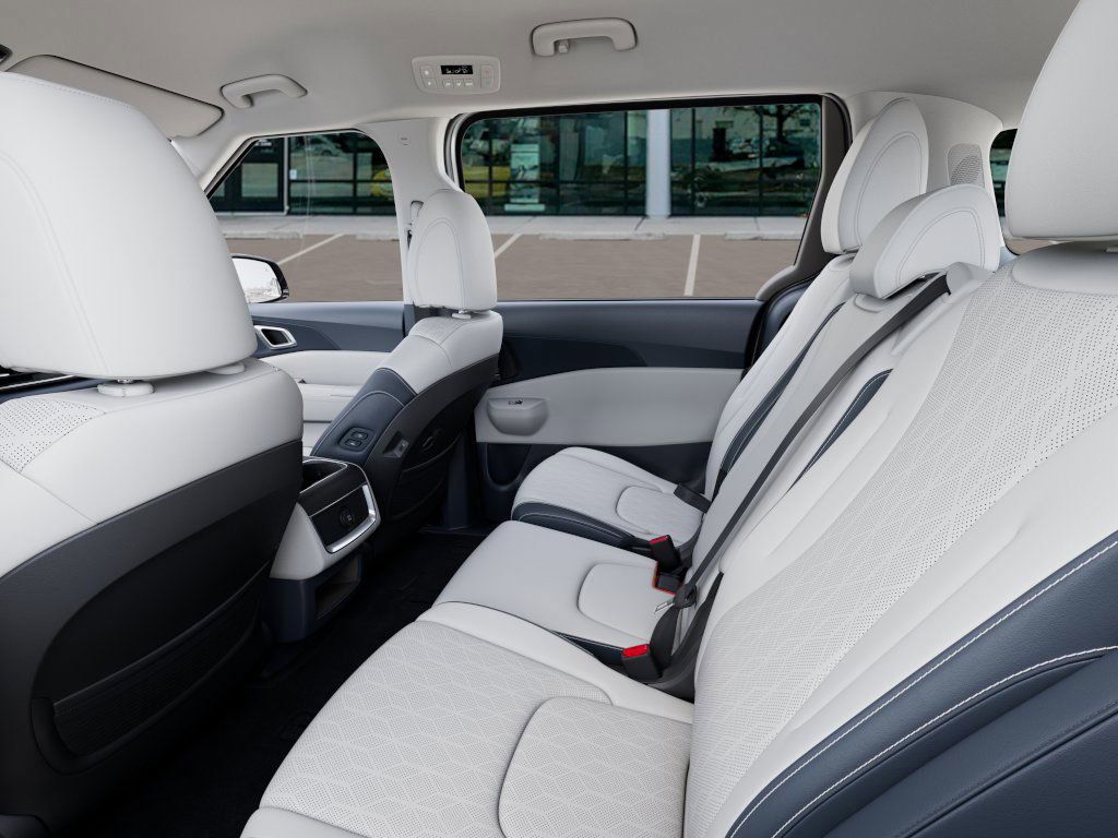 2026 Kia Carnival EX photo 12