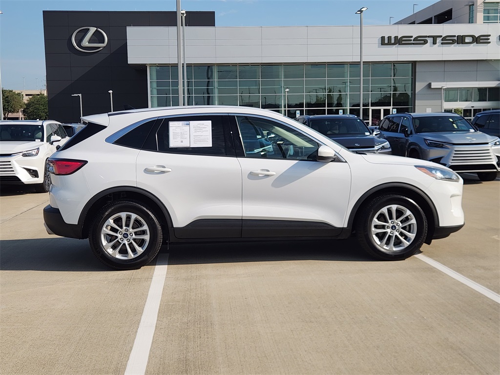 2020 Ford Escape SE photo 2