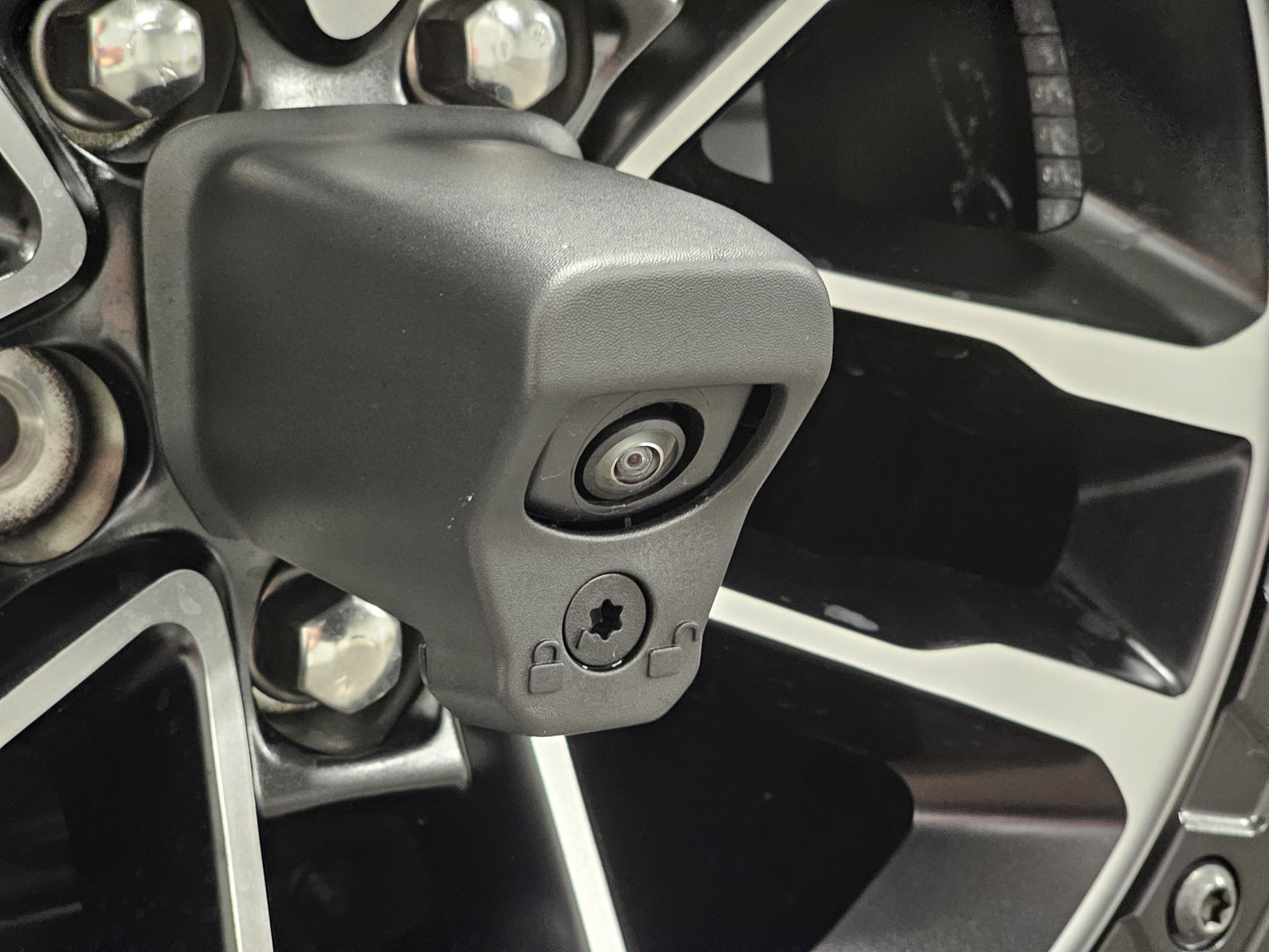 2025 Jeep Wrangler Rubicon photo 4