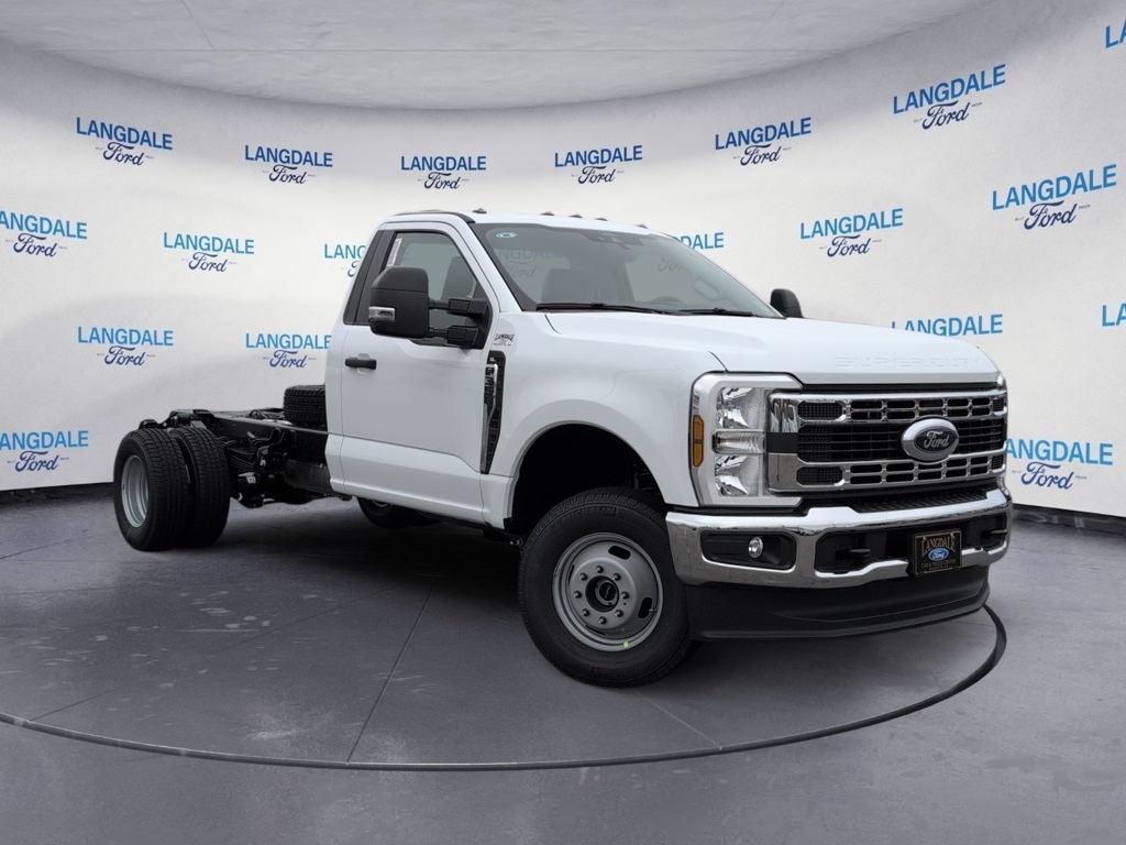 2026 Ford F-350 Super Duty Chassis Cab XL's photo