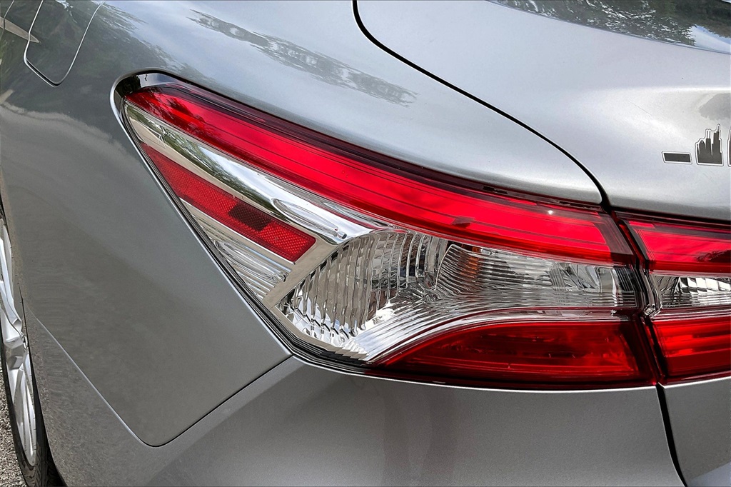 2019 Toyota Camry LE photo 28