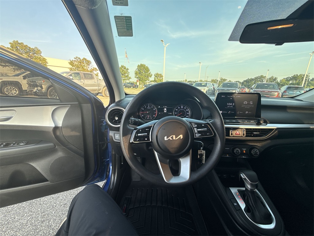 2023 Kia Forte LXS photo 11