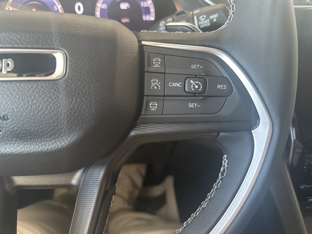 2025 Jeep Grand Cherokee Altitude photo 14
