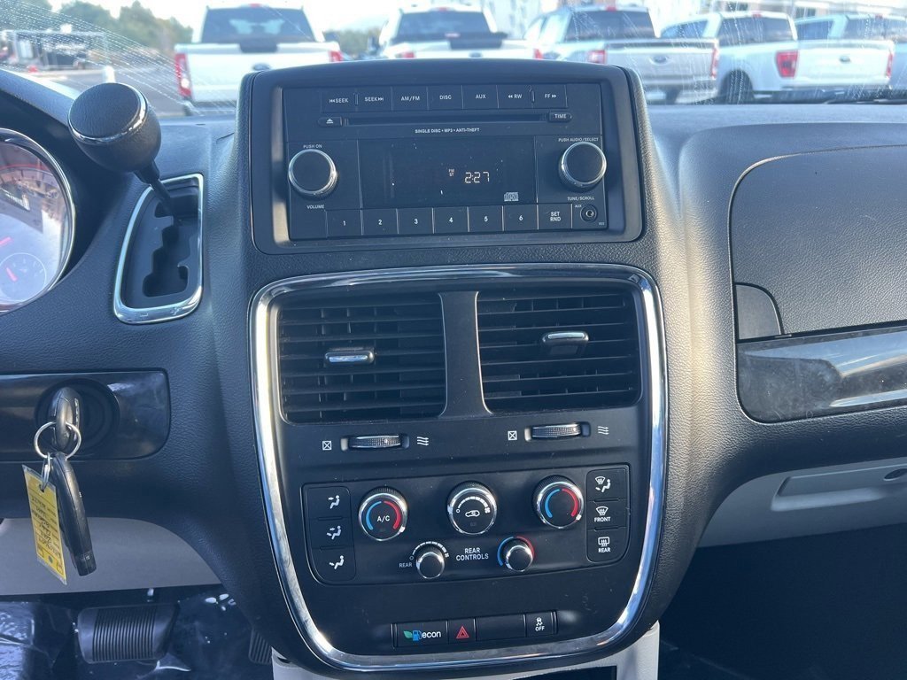 2014 Dodge Grand Caravan SXT photo 21