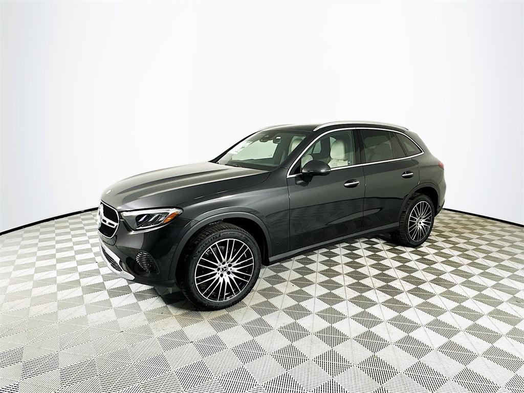 2026 Mercedes Benz GLC 300 photo 3