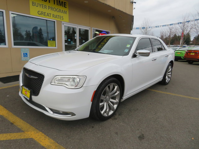 2019 Chrysler 300 Limited's photo