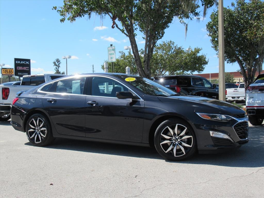 2022 Chevrolet Malibu RS photo 2