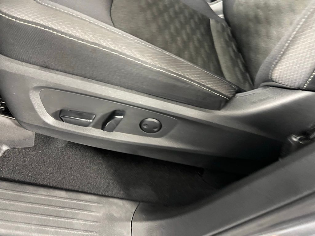 2022 Nissan Pathfinder SV photo 15