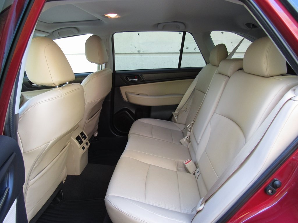 2016 Subaru Outback Limited photo 15