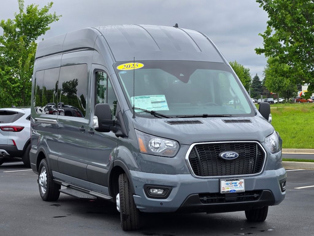 2025 Ford Transit Passenger XLT photo 3