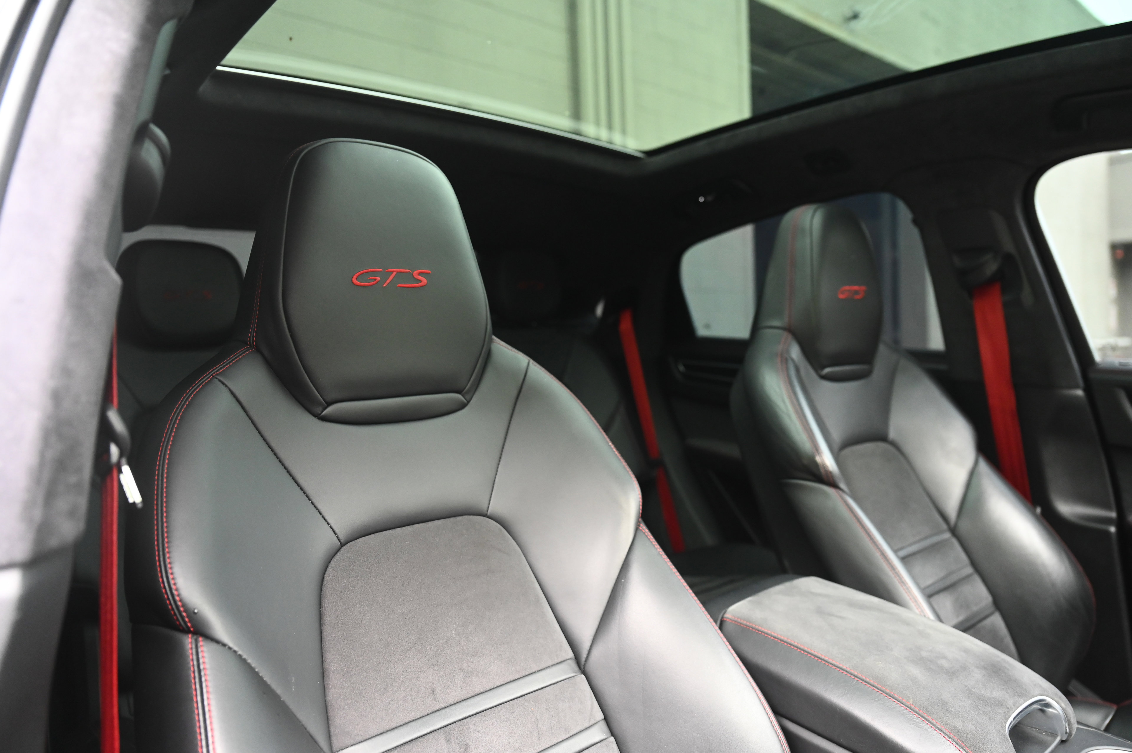 2021 Porsche Cayenne GTS Coupe photo 32