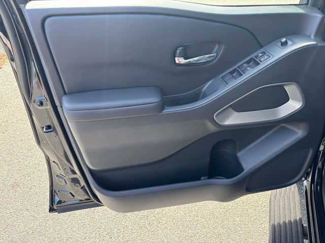 2026 Nissan Frontier SV photo 14