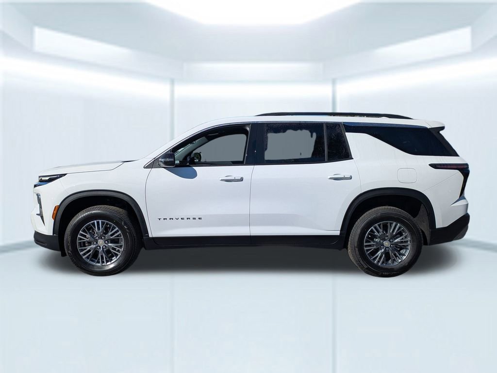 2026 Chevrolet Traverse photo 2