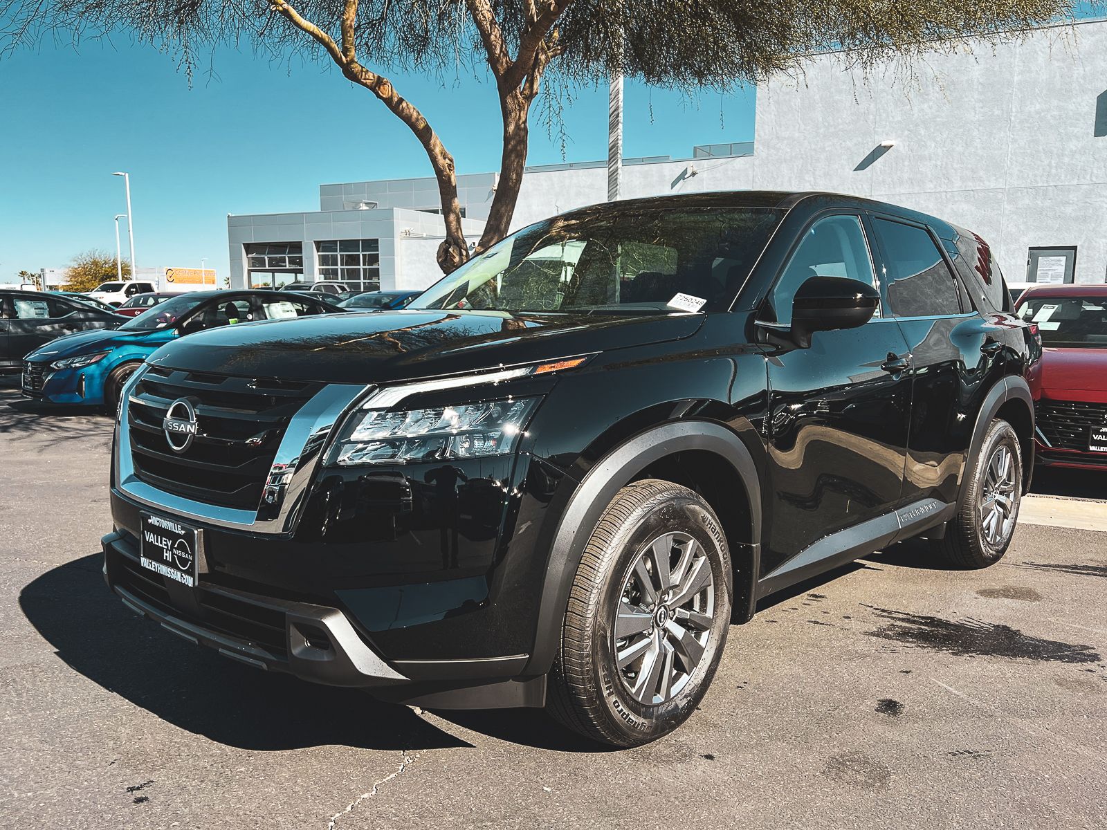 2025 Nissan Pathfinder S photo 3