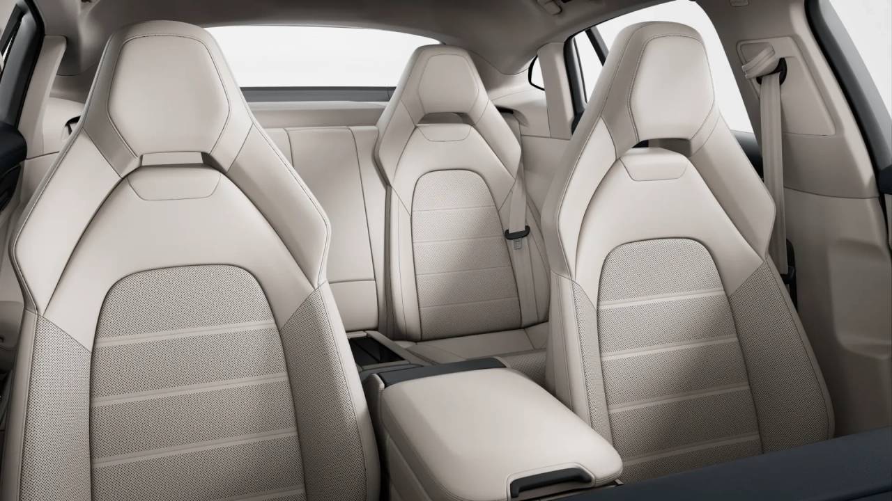 2025 Porsche Panamera 4 photo 9