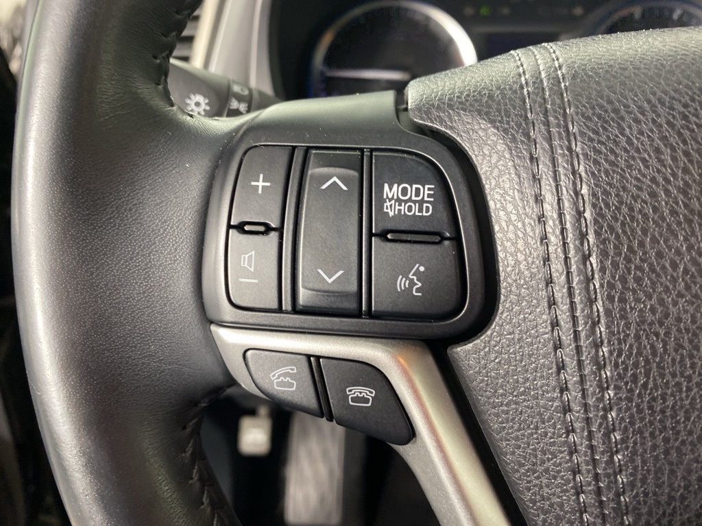 2016 Toyota Highlander LE Plus photo 15