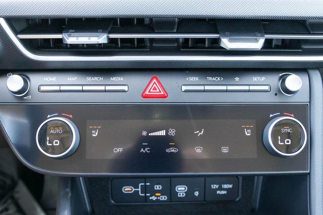 New 2025 Silver Hyundai SEL Convenience image 16