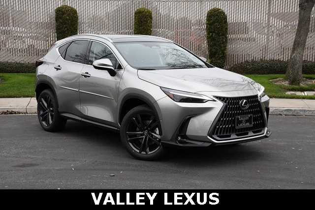 2026 Lexus NX PHEV 450h+'s photo